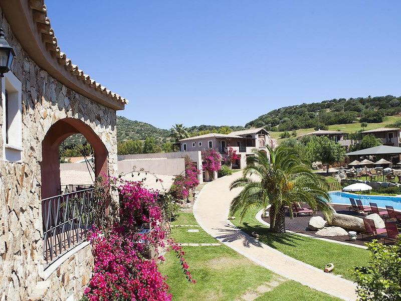 Tritt — In Strandnähe gelegene Ferienwohnung für 6 Personen in einem Ferienpark in Villasimius in Villasimius, Cagliari Provinz