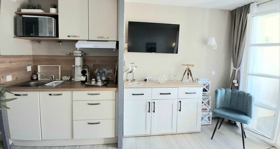 Appartement entier, Les Mouettes Marines Bénodet : Appartement vue mer (50 m de la plage) in Bénodet, Région de Quimper