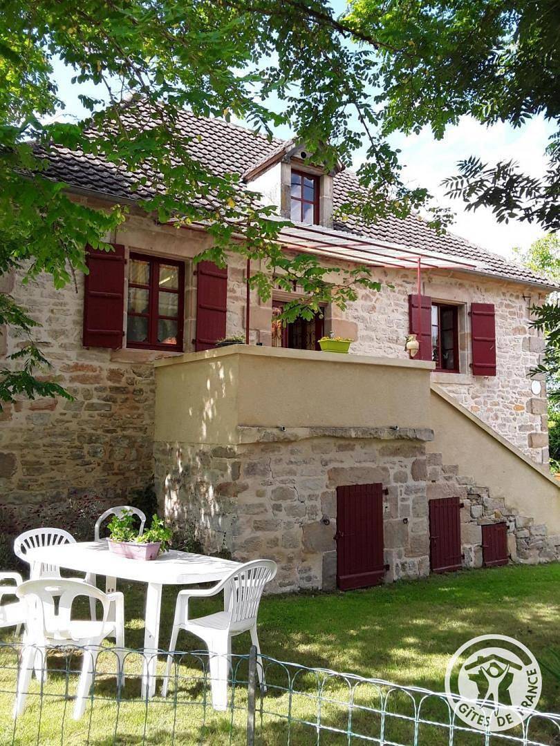 Gemütliches 70-qm-Gîte mit Garage, TV und Garten in Queyssac-les-Vignes, Brive-la-Gaillarde und Umgebung
