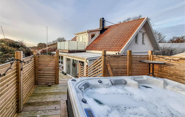 Hus för 5 Personer med trädgård in Norra Västkusten