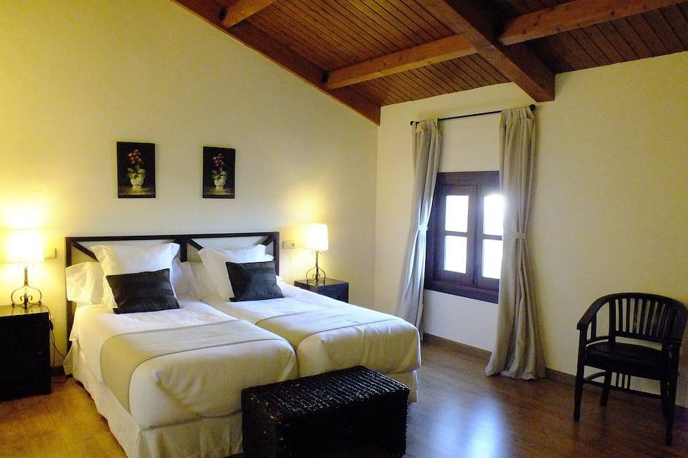 La Casa del Villar. 17 dormitorios. Especial para grupos grandes. Con piscina. in Villar de la Encina, Provincia de Cuenca