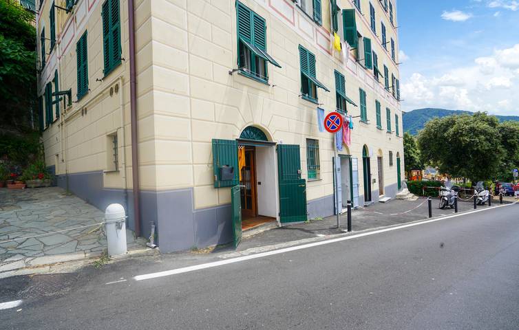 Ganze Ferienwohnung, Apartment am Strand mit AC, TV, Küche und Etagenbetten in Camogli, Riviera di Levante