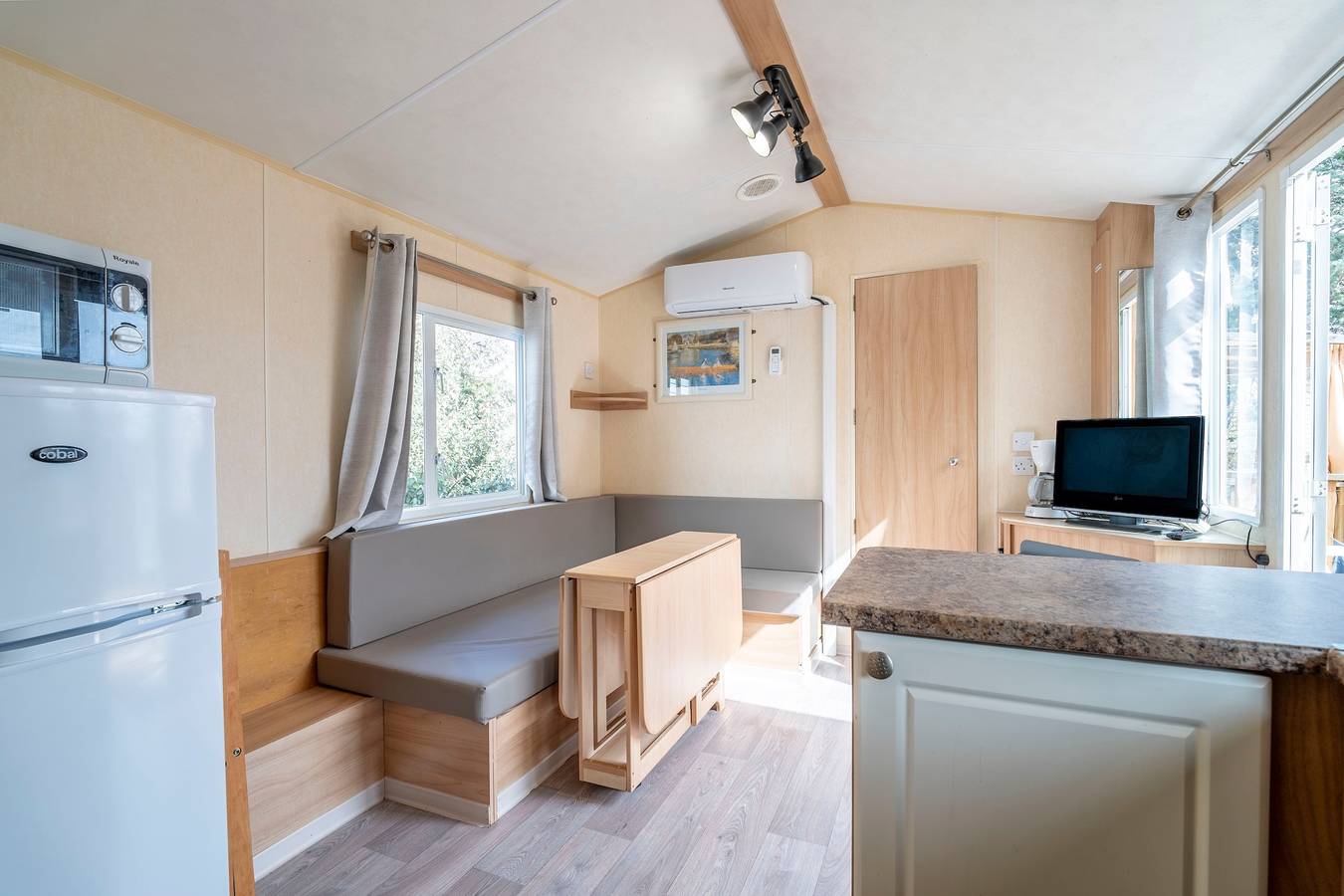 Chez Claude - avec piscine partagée, terrasse privée et climatisation in Port-la-Nouvelle, Côte méditerranéenne (France)