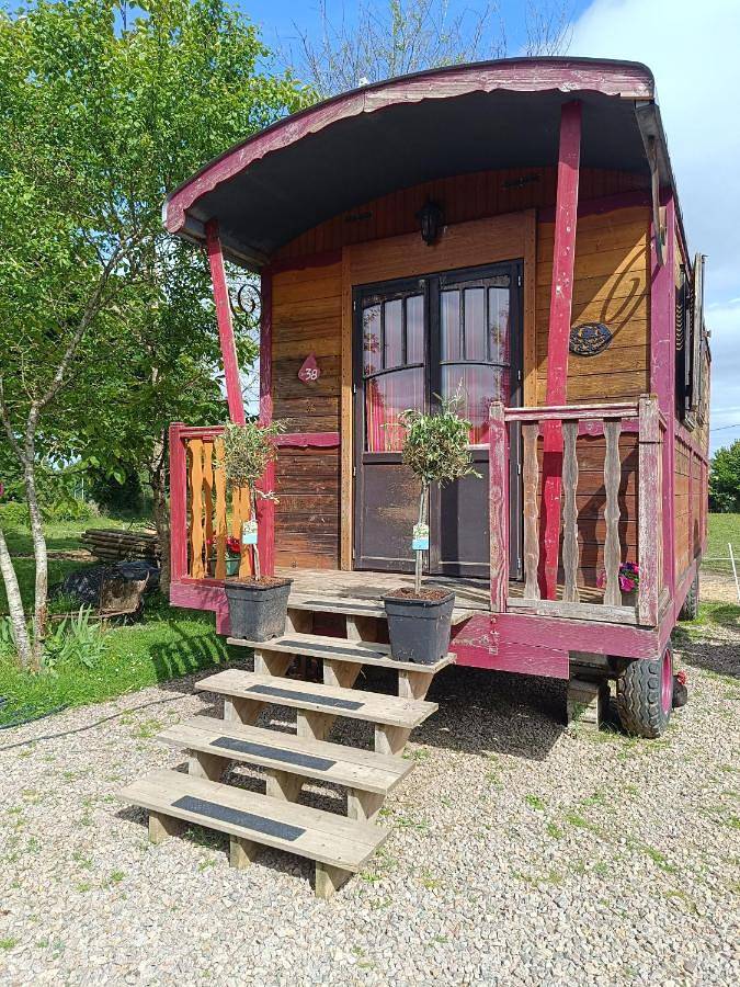 Tente pour 5 personnes, avec Balcon et Terrasse ainsi que Jardin et Vue