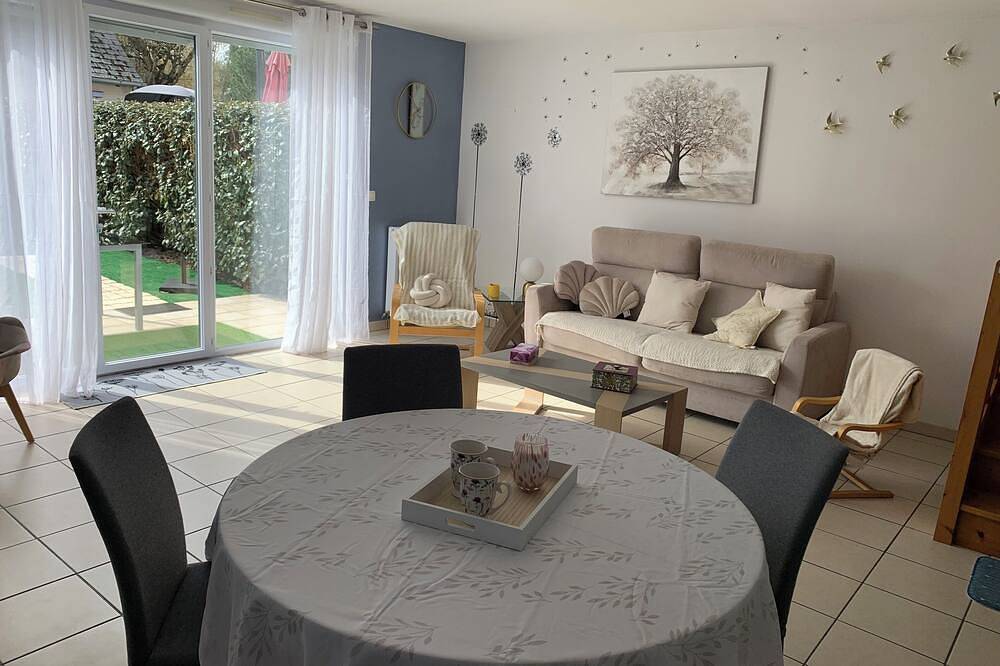 Pleasant house, pool access in summer season. in Blois, Blois region