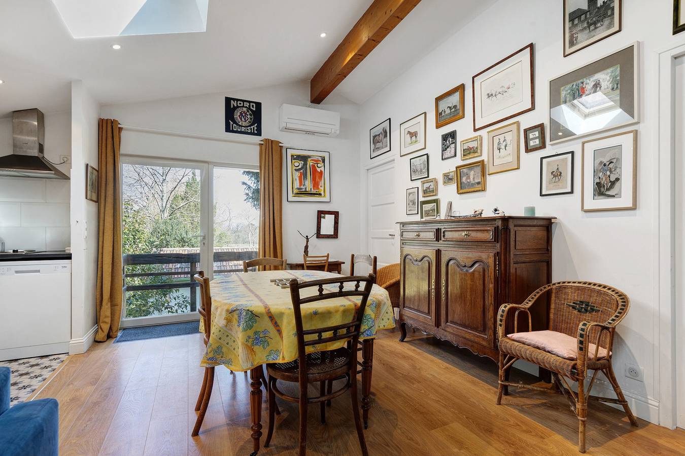 Maison de vacances 'La Maison Des Poneys' avec terrasse privée, Wi-Fi et climatisation in Le Pian-Médoc, Parc naturel régional du Médoc