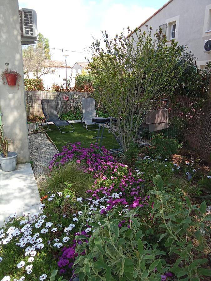 Location de vacances pour 5 personnes, avec jardin et piscine ainsi que terrasse et vue, animaux acceptés à Gallargues-le-Montueux - 4