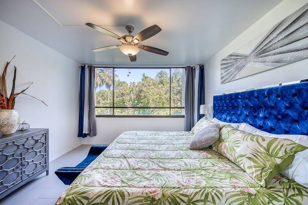 Ganze Wohnung, Sleek Waterfront Condo w/ a Shared Pool, Fast Wifi, & a Full Kitchen in Keaukaha, Hilo