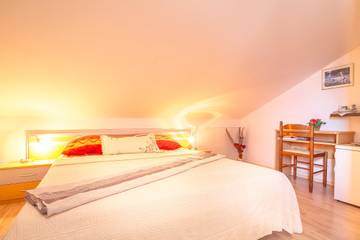 Ferienwohnung für 2 Personen, mit Balkon/Terrasse, mit Haustier in Njivice