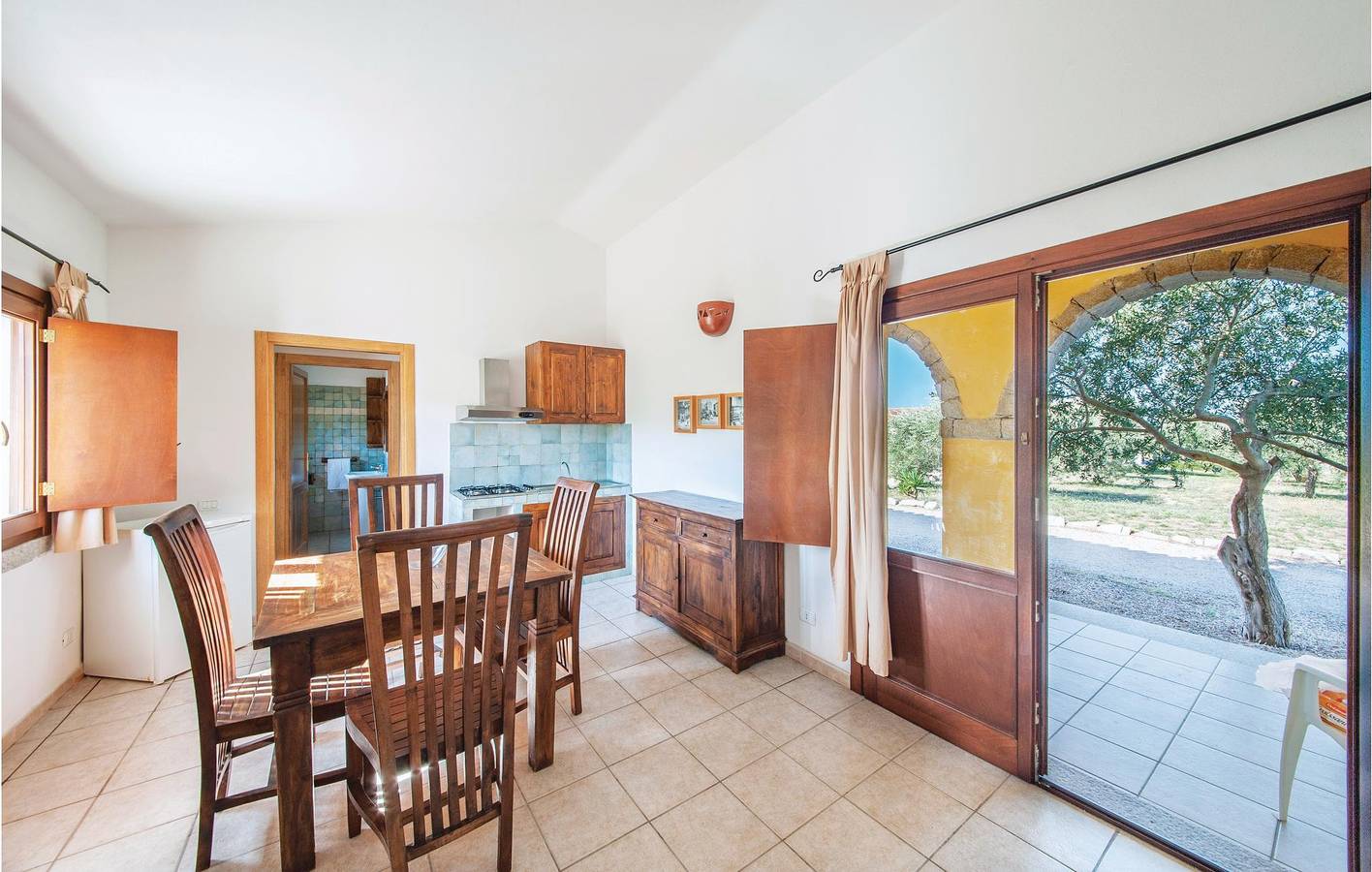 Li Junchi Apt: Aparcamiento, cama doble, cocina americana, 1,5 km de la playa. in Badesi, Olbia-Tempio