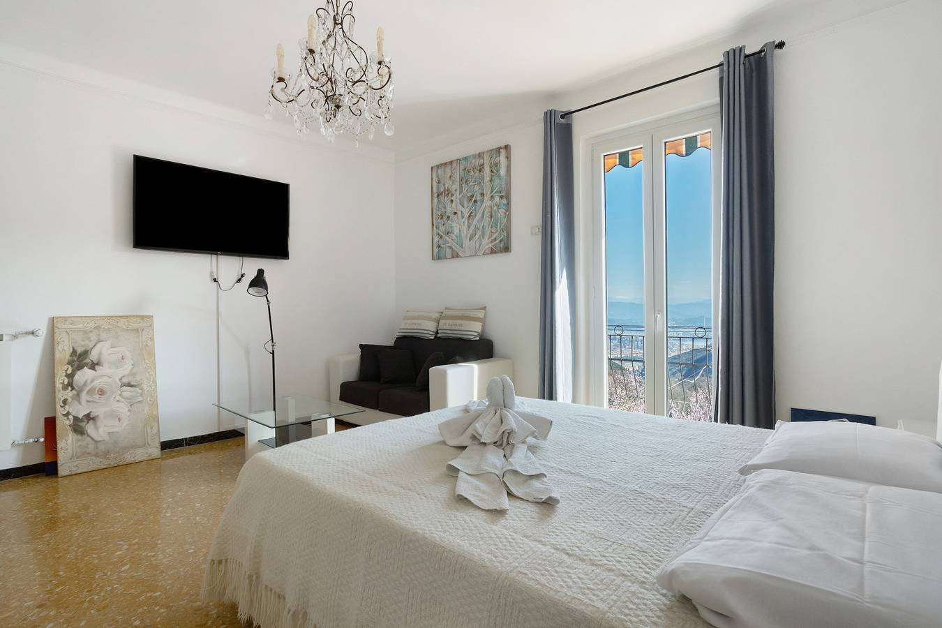 Entire apartment, Apartment 'Merlino' with Balcony, Wi-Fi and Air Conditioning in Biassa, La Spezia