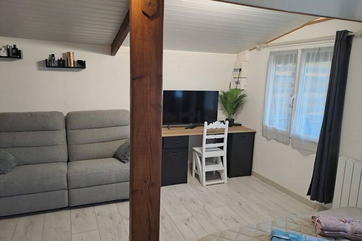 Gîte pour 2 personnes, avec Terrasse ainsi que Jardin et Piscine à Audenge - 2