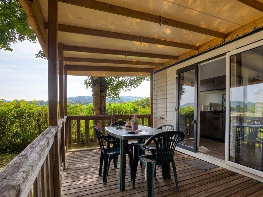 Camping Le Bosquet - Mobilhome 4 personas - Bahia - 2 habitaciones - 28 m2 (+Terraza cubierta 11 m2) 4 personas in Domme, Périgord Noir