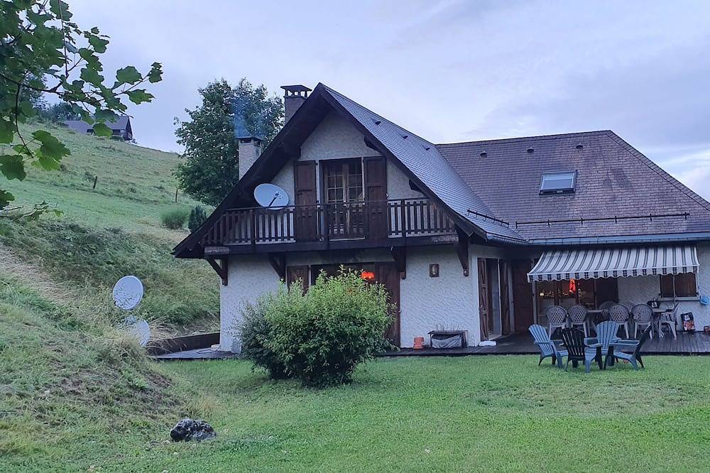 Au Petit Paradis in Saint-Pierre-d'Entremont, Isère