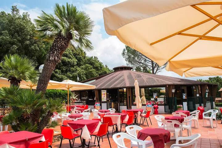 Wohnwagen für 5 Personen, mit Pool und Terrasse in der Toskana - 3