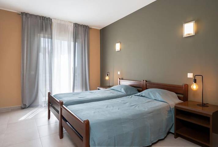 Location de vacances pour 8 personnes, avec Balcon et Jacuzzi ainsi que Terrasse et Vue à Algoz - 2