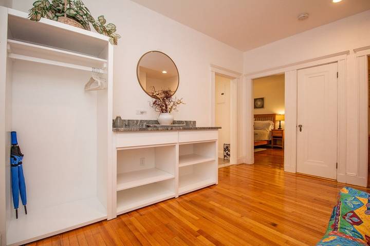 Vacation rental for 6 people, with pets in Brookline