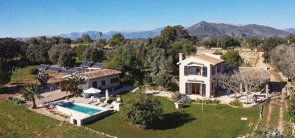 Apartment for 5 people, with Terrace and Garden as well as Pool and View in Inca