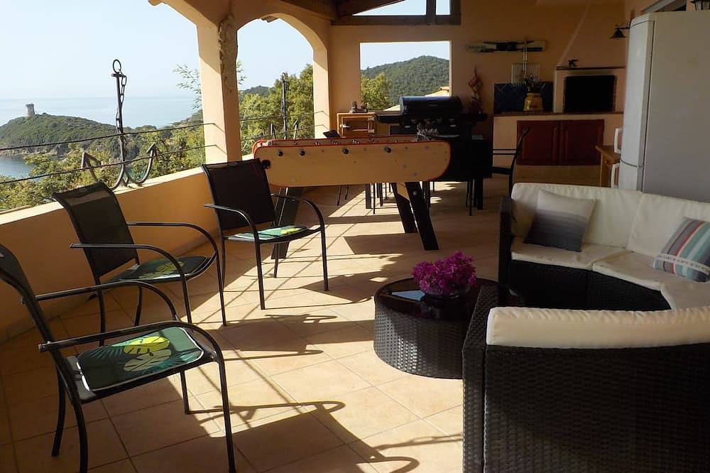 Villa mit Pool und eigenem Spa mit Meerblick in Fautea, Conca