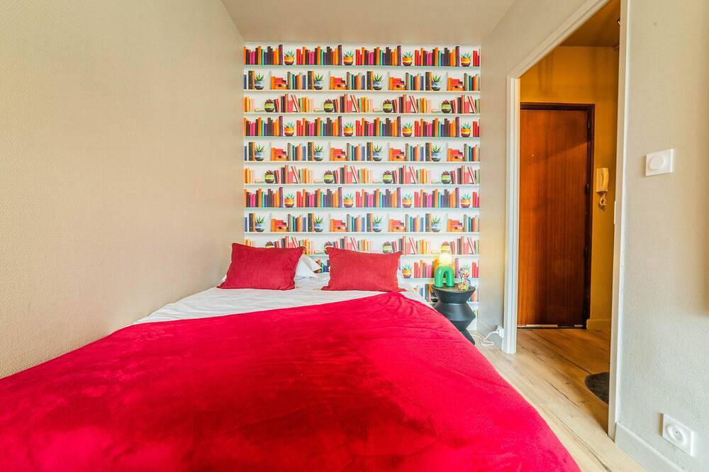 Entire apartment, L'Icone De La Guierle in Brive-la-Gaillarde, Brive-la-Gaillarde region
