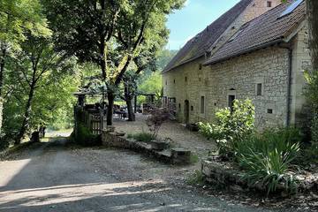 Location de vacances pour 12 personnes, avec terrasse et jardin, animaux acceptés à Camboulit