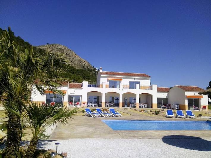 Location de vacances pour 2 personnes, avec Terrasse et Jardin ainsi que Piscine et Vue à la Romana