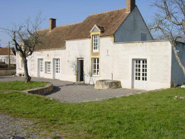 Gîte pour 8 personnes, avec jardin et jacuzzi dans Néret