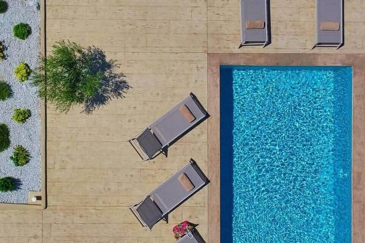 Ferienhaus für 5 Personen, mit Balkon und Pool