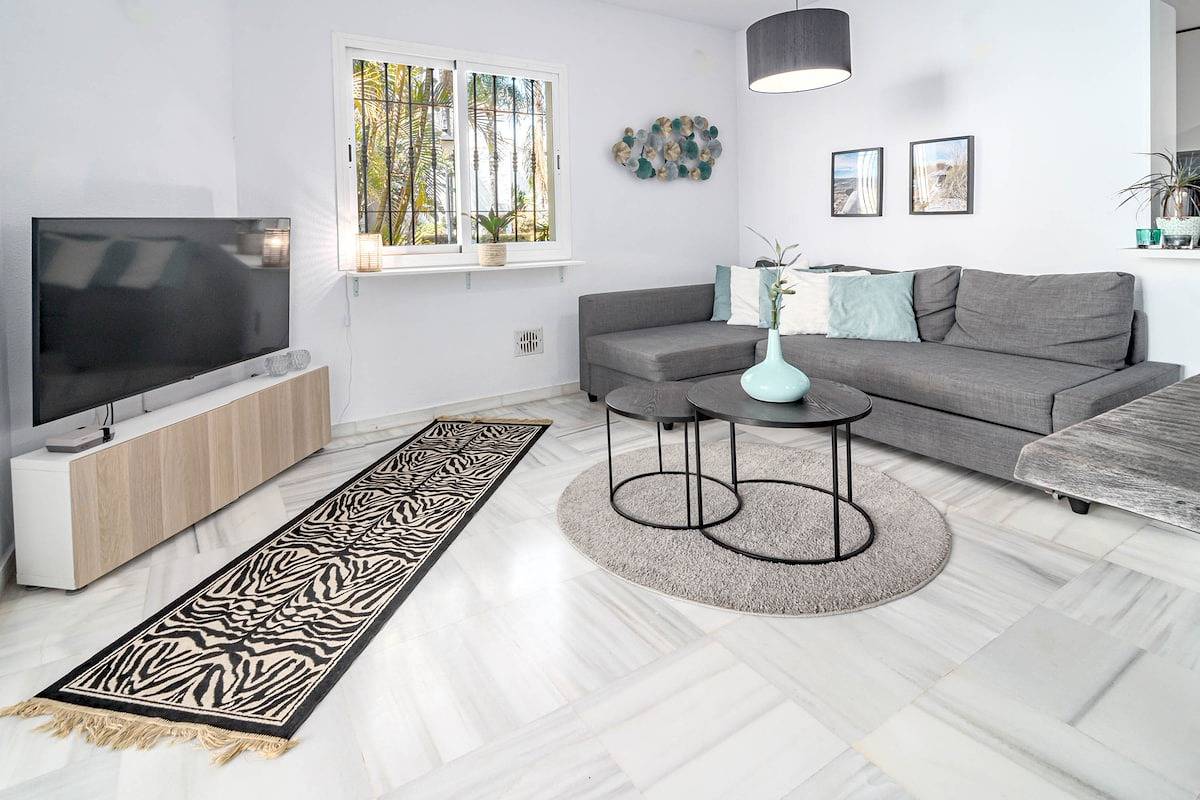 Entire apartment, - Cozy holiday home close to Puerto Banus in Marbella West, Marbella