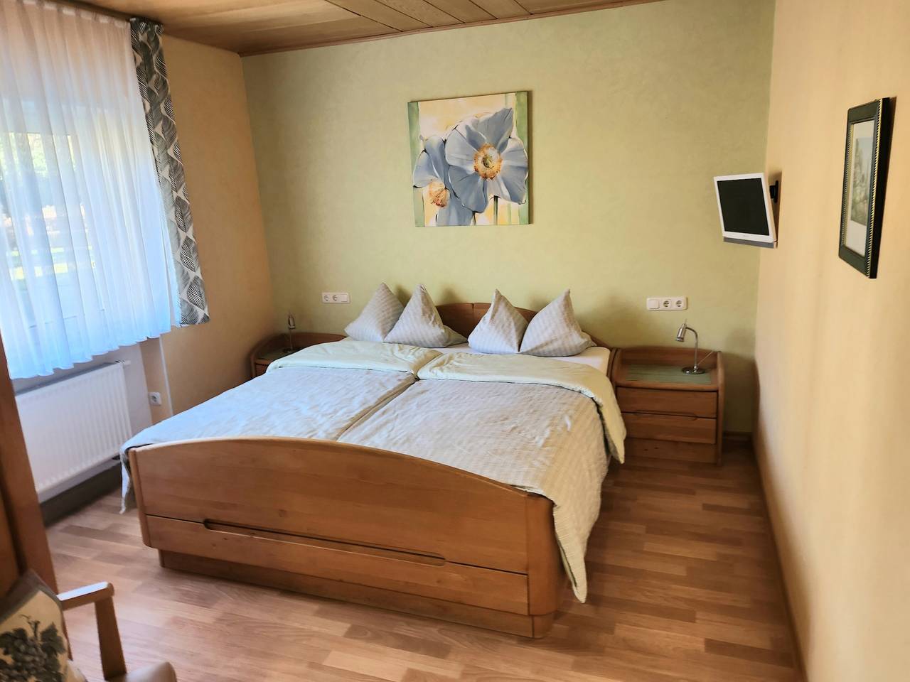 Ganze Wohnung, Ferienwohnung 'Silvaner' mit privatem Balkon, Gemeinschaftsterrasse und gemeinschaftlichem Garten in Iphofen, Fränkisches Weinland