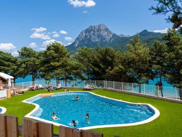 Maison de vacances pour 6 personnes, avec jardin ainsi que terrasse et bassin pour enfant dans Hautes-Alpe