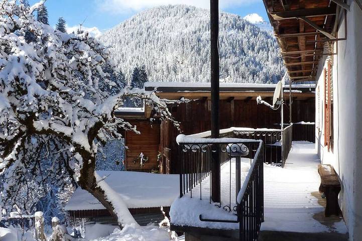 Chalet pour 5 personnes, avec balcon dans Arêches