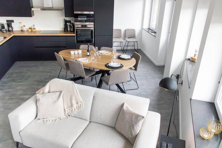 Gîte pour 4 personnes, avec balcon et vue à Hotton