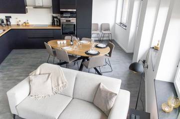 Gîte pour 4 personnes, avec vue et balcon à Hotton