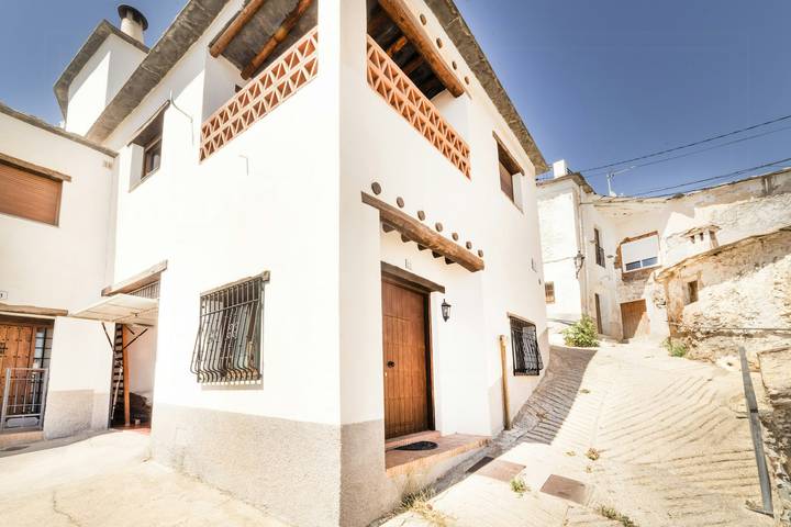 Casa artesanal en un pueblo de montaña de las Alpujarras in Mecina Bombarón, Alpujarra de la Sierra