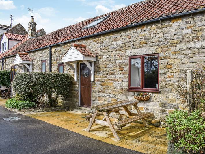 Cottage for 5 people, with garden, with pets in North Yorkshire