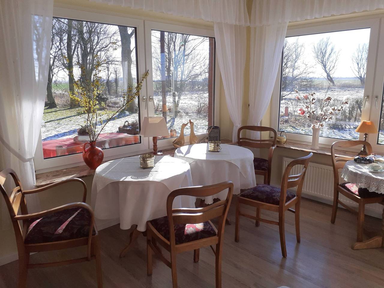 Ganze Ferienwohnung, Doppelzimmer mit Frühstück in Pilsum, Krummhörn