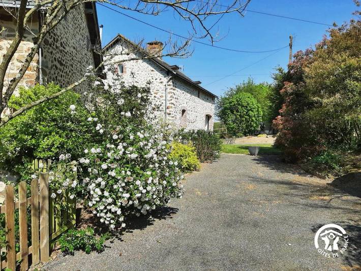 Location de vacances pour 4 personnes, avec terrasse et jardin, animaux acceptés à Saint-Céneré - 4