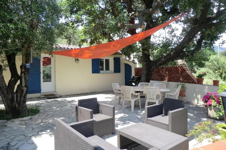 Casa de vacaciones para 2 personas, con piscina además de terraza y vistas - 1