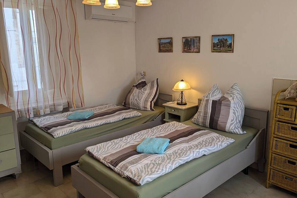 Casa Emilia - \"Your temporary home\" - spacious, cozy and central in Carovigno, Salento