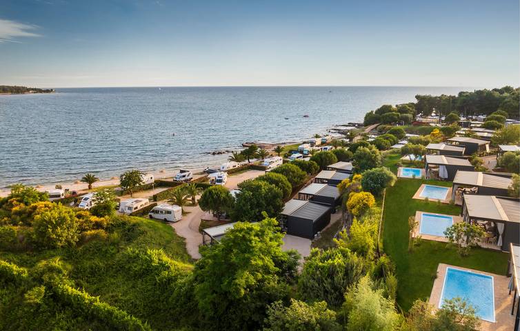 Charmantes Apartment, 2 km vom Strand entfernt: mit Pool, WLAN und Parkplatz in Novigrad, Umag und Umgebung