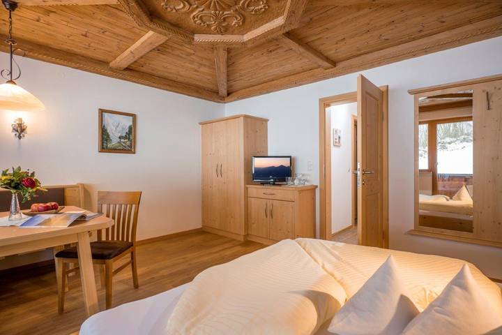 Ganze Ferienwohnung, Pyramidenspitze/Zwölferkogel Typ F1 im App. Haus in Ebbs, Kaisergebirge