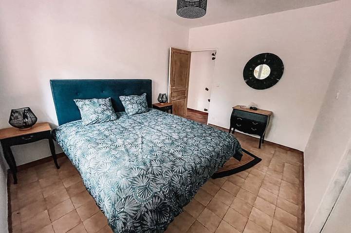 Location de vacances pour 10 personnes, avec jardin à Saint-Jean-du-Pin - 3