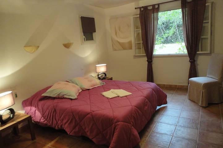 Gîte pour 8 personnes, avec terrasse à Saint-Jean-de-Valériscle - 3