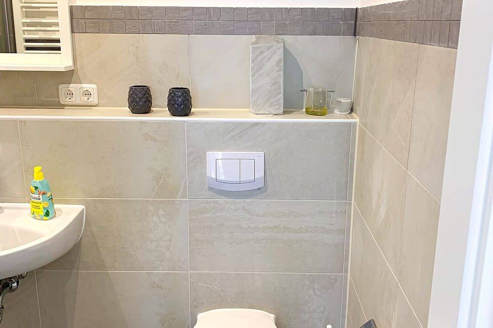 Ganze Wohnung, Garage 1 Zimmer Apartment mit kostenlosem Parkplatz, zentral in Itzehoe, Kreis Steinburg