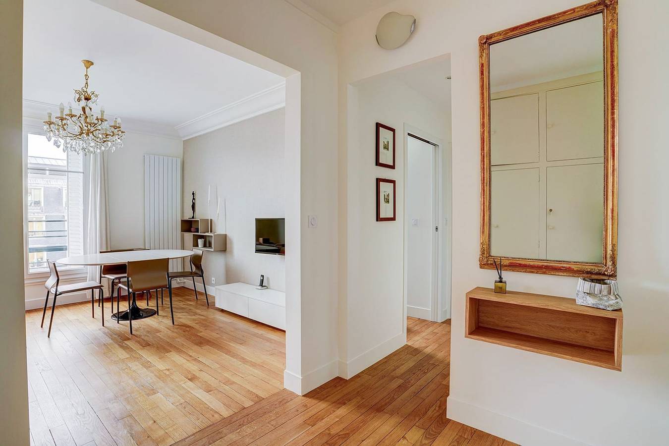 Appartamento intero, Bright Etoile    Bright 2 bed close to Eiffel Tower Arc the Triomphe et Champs Elysees in Torre Eiffel, Parigi