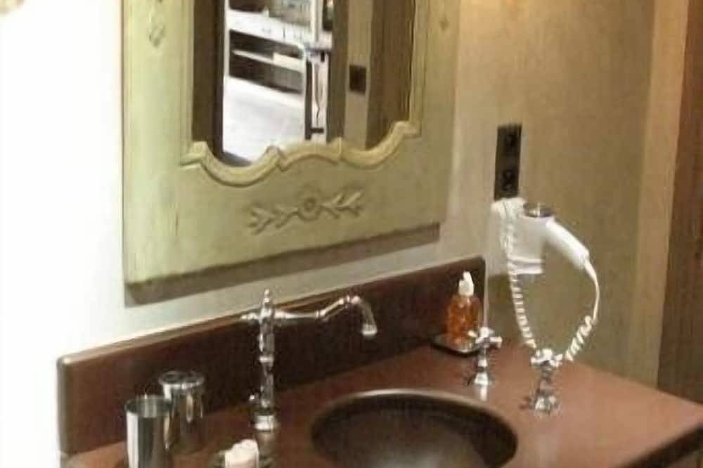 Cottage for 3 persons...for relaxing, tranquil and great holidays... in La Cadière-d'Azur, Toulon region