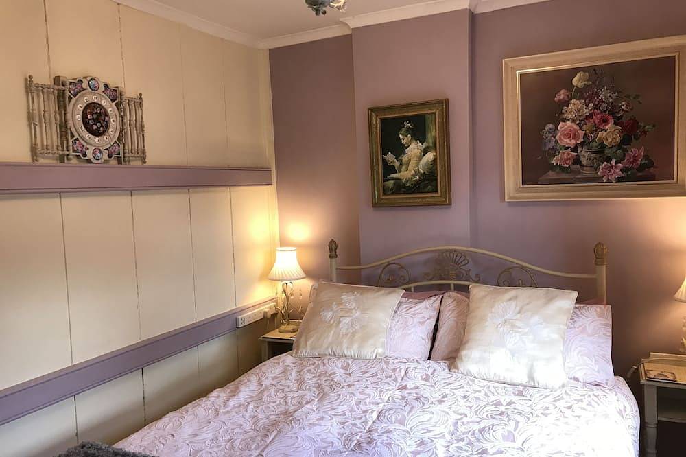 Sweet Victorian Cottage, Two Minutes from High St., Very Special, Lovely Energy in Glastonbury, Somerset