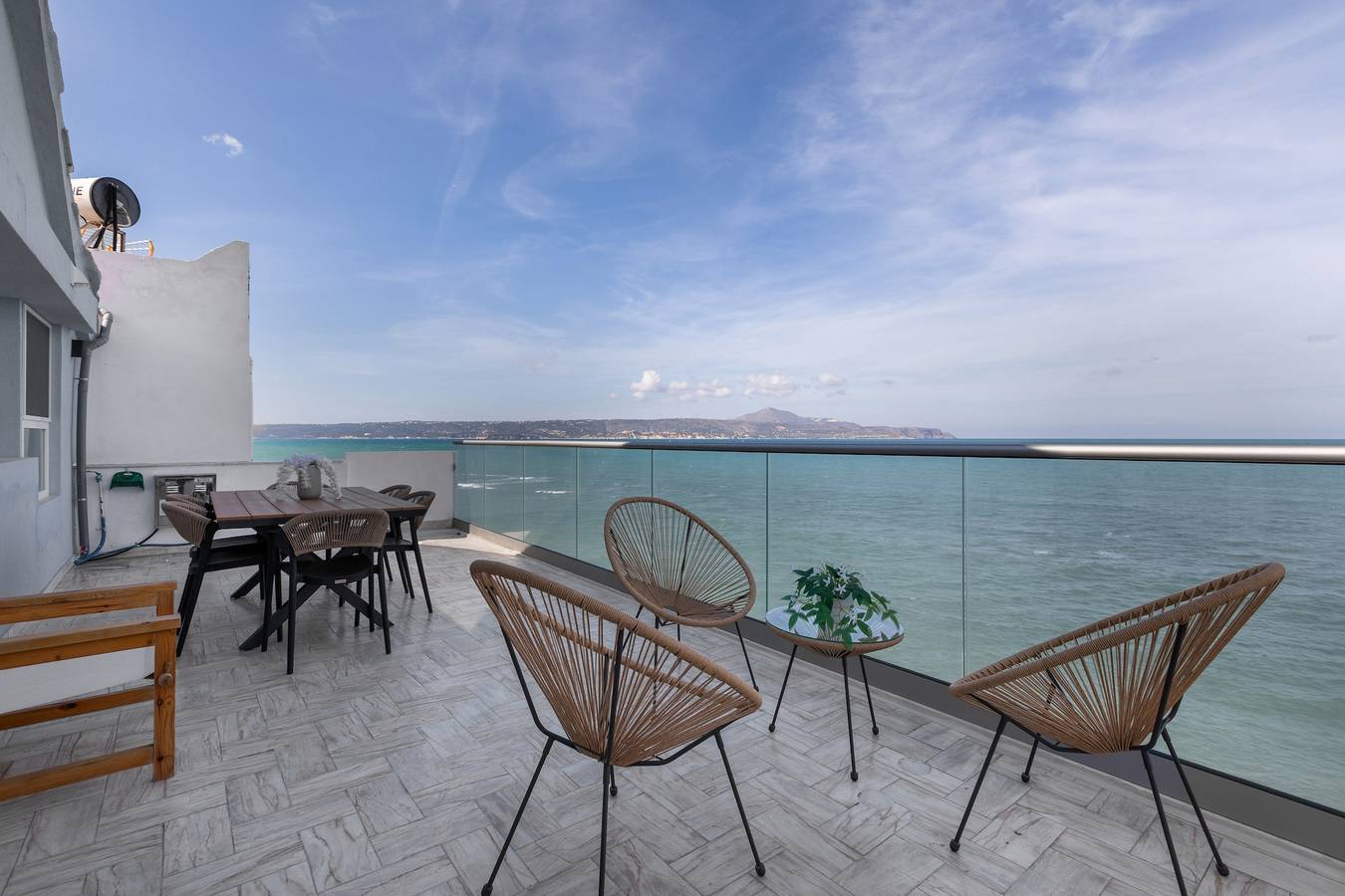 Ganze Wohnung, Marioluxury Seafront Penthouse mit Whirlpool in Kalyves, Chania und Umgebung
