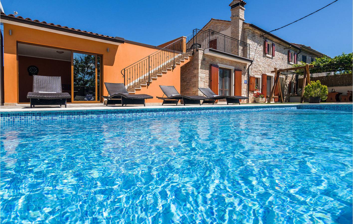 Gemütliche 2-Zimmer-Wohnung mit Pool, WLAN und Parkplatz in der Nähe des Sajini Centers in Barban, Südküste Istrien